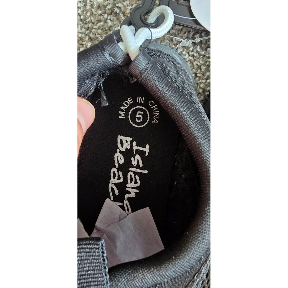 NWT Island Beach Kids Size 5 Black Water Aqua Shoes for Summer pool